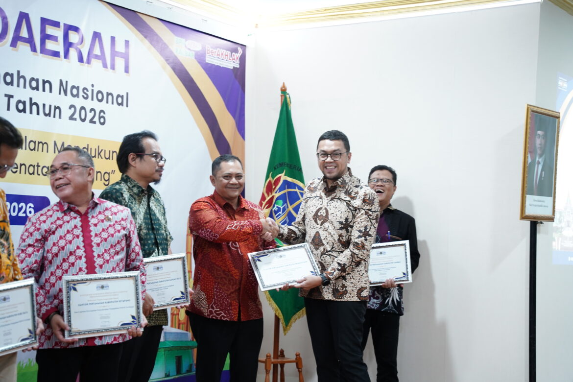 Hadiri RAKERDA 2026 Kanwil BPN Kalbar, Kantor Pertanahan Kabupaten Bengkayang Raih Penghargaan Sertifikasi BMN Terbaik