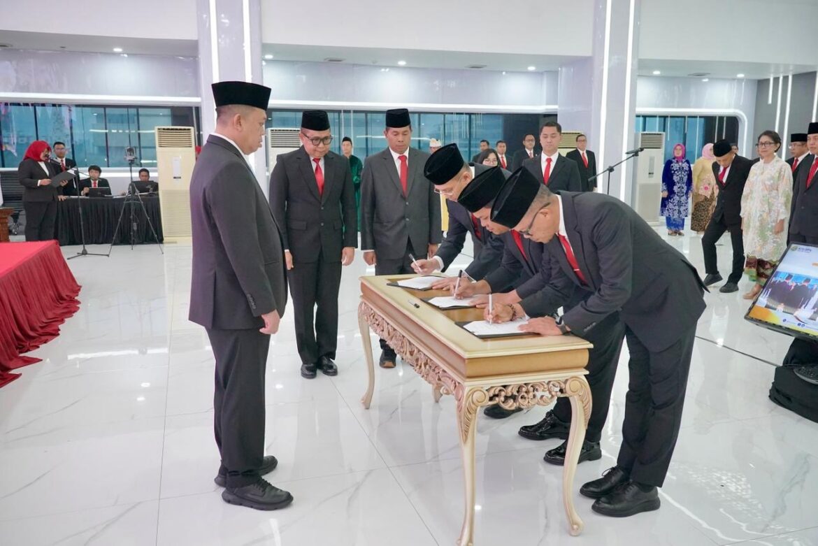 Lantik Pejabat Struktural Kementerian ATR/BPN, Menteri Nusron: Permudah Urusan Masyarakat dalam Pelayanan Pertanahan